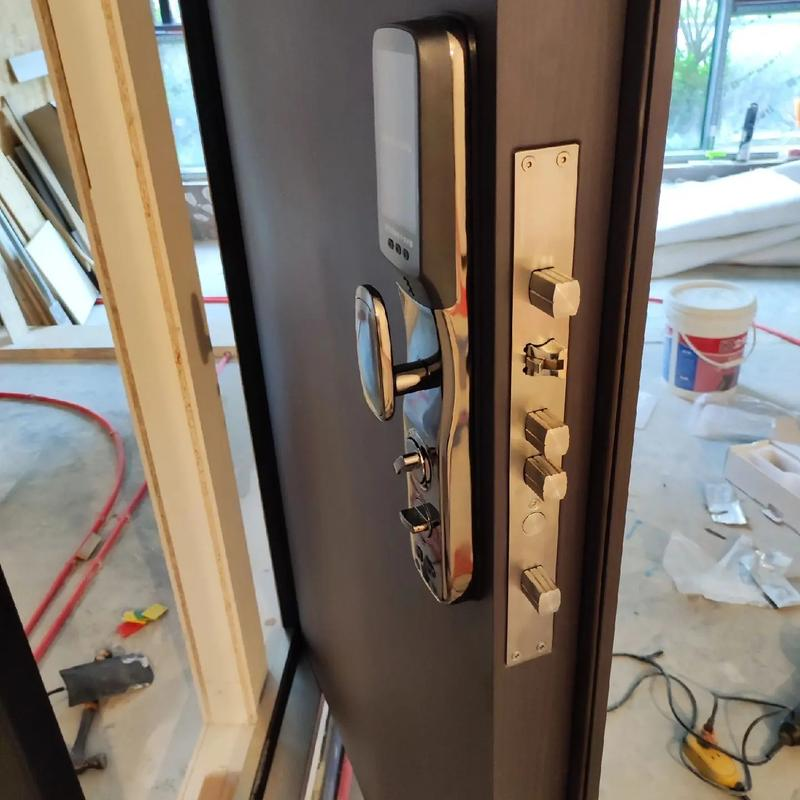 033ea1f9-0d3f-4a43-8135-eb6c3c574621